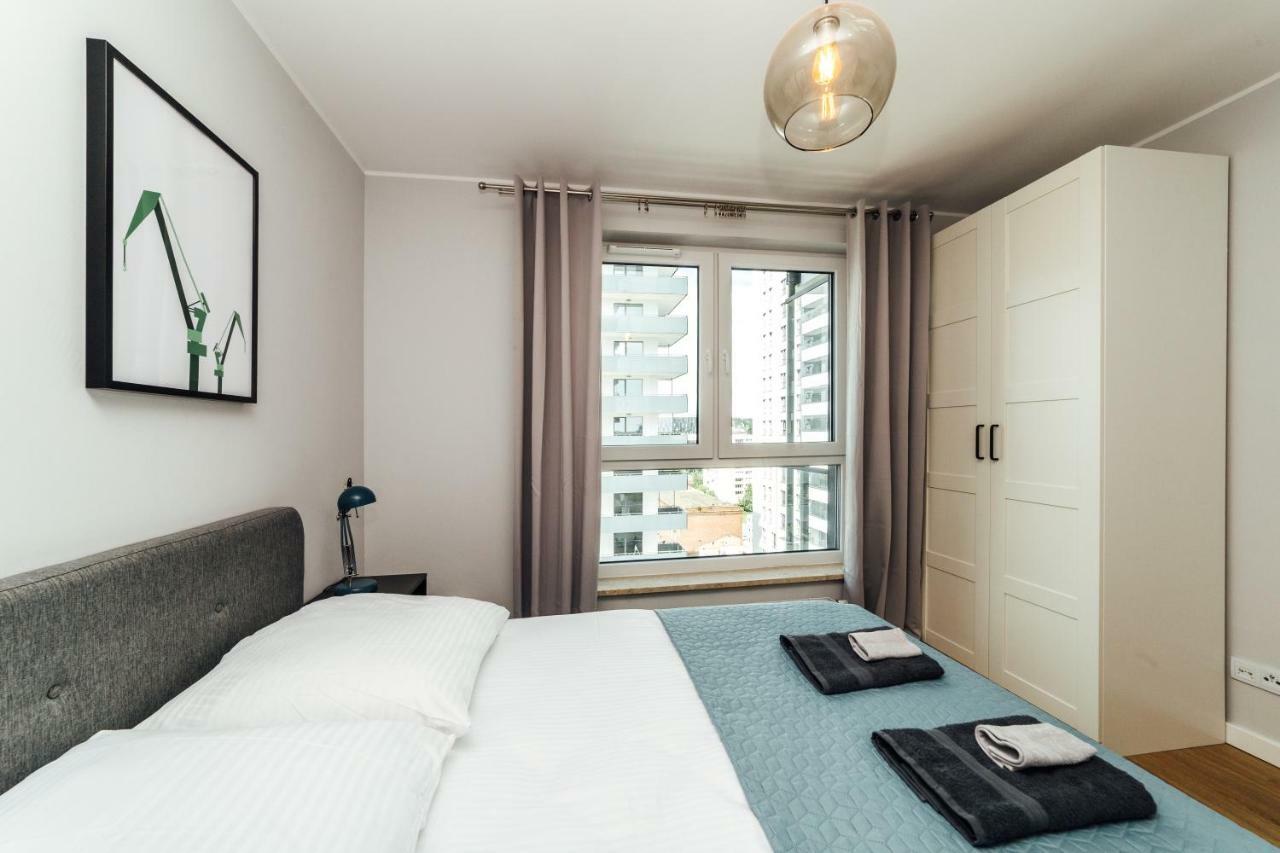 Pobookowane Stocznia Apartments 格但斯克 外观 照片