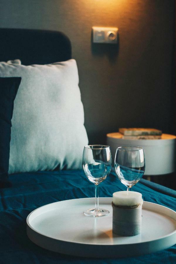 Pobookowane Stocznia Apartments 格但斯克 外观 照片