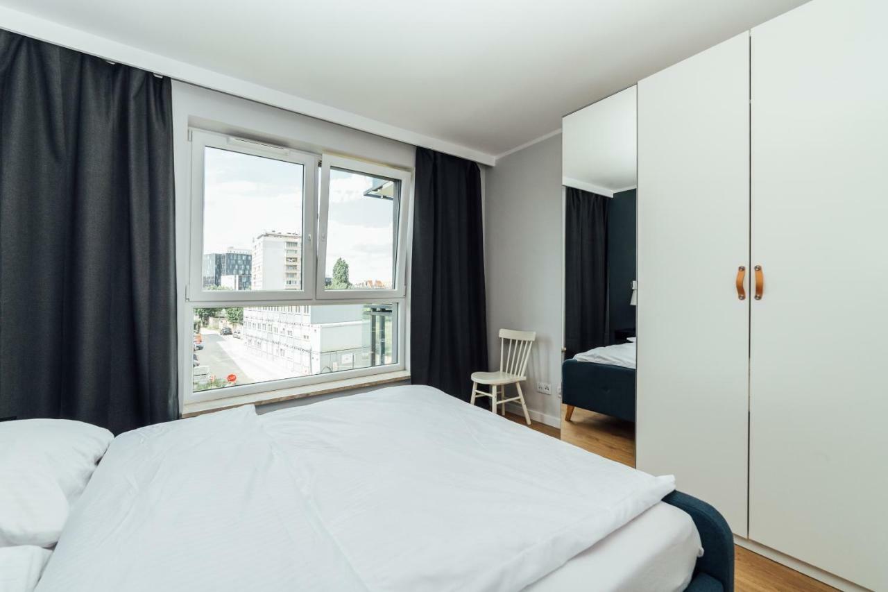 Pobookowane Stocznia Apartments 格但斯克 外观 照片