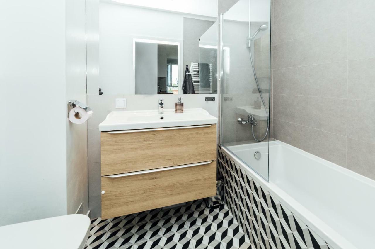 Pobookowane Stocznia Apartments 格但斯克 外观 照片